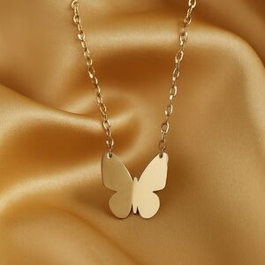 Gold Butterfly Pendant Necklace – Elongated Link Chain Minimalist Fshion Jewelry